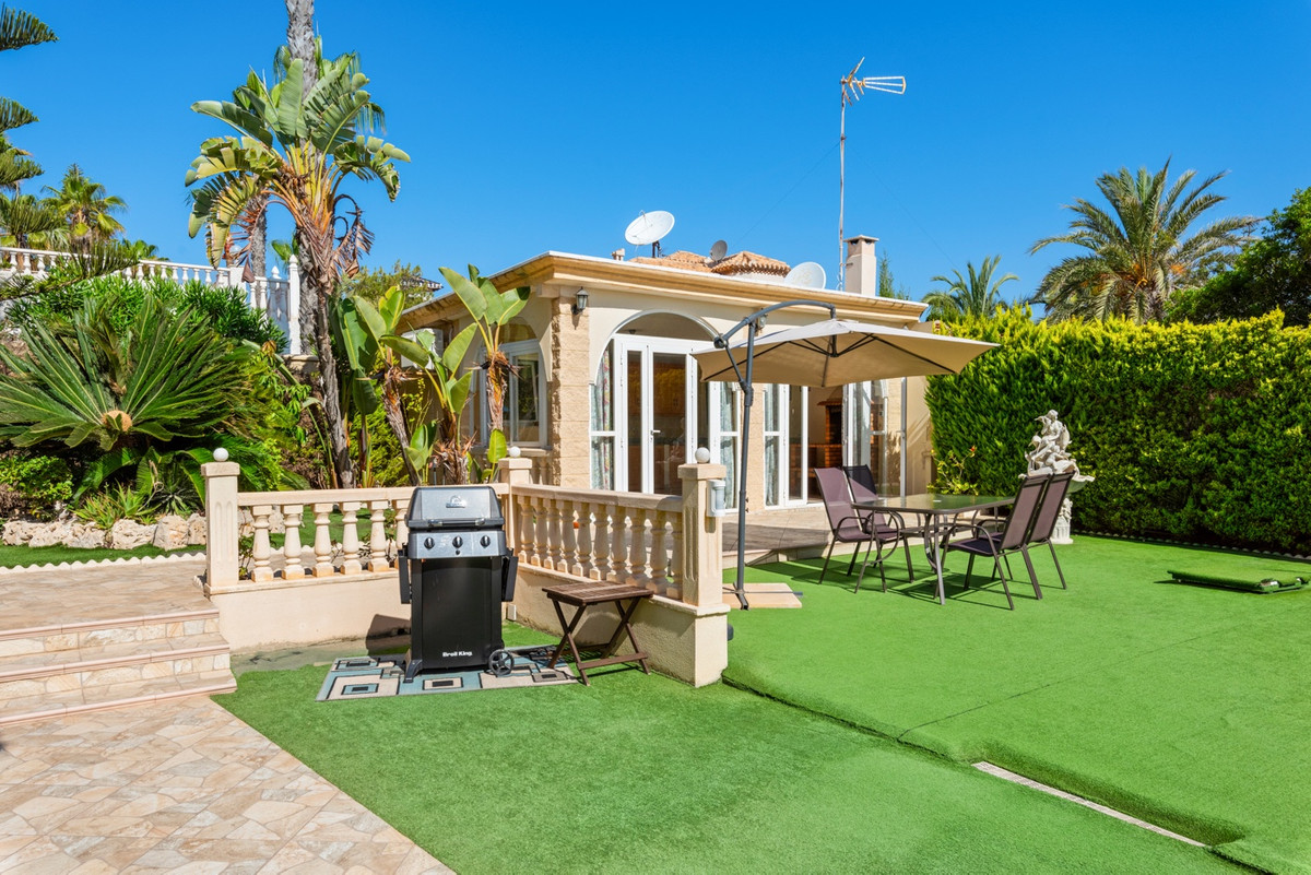 6 Bed Townhouse for sale in Playa Flamenca Costa Blanca, Alicante, Spain