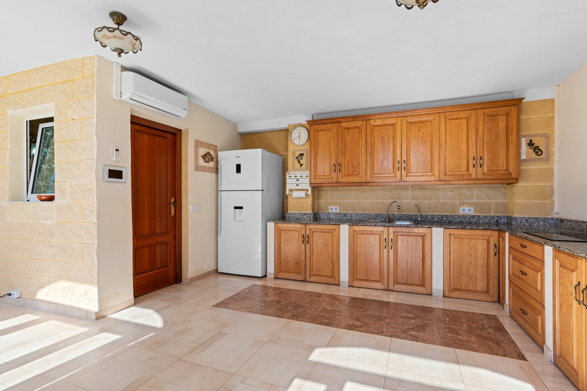 6 Bed Townhouse for sale in Playa Flamenca Costa Blanca, Alicante, Spain