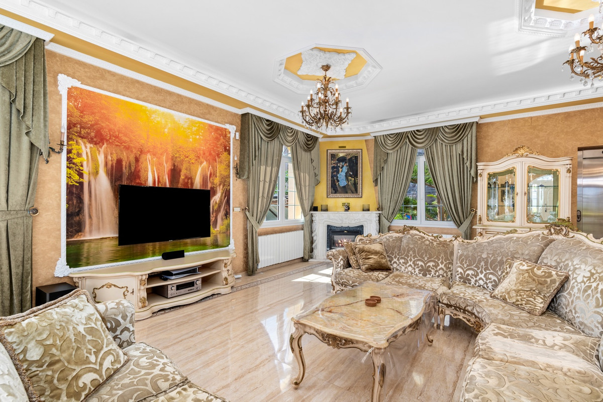 6 Bed Townhouse for sale in Playa Flamenca Costa Blanca, Alicante, Spain