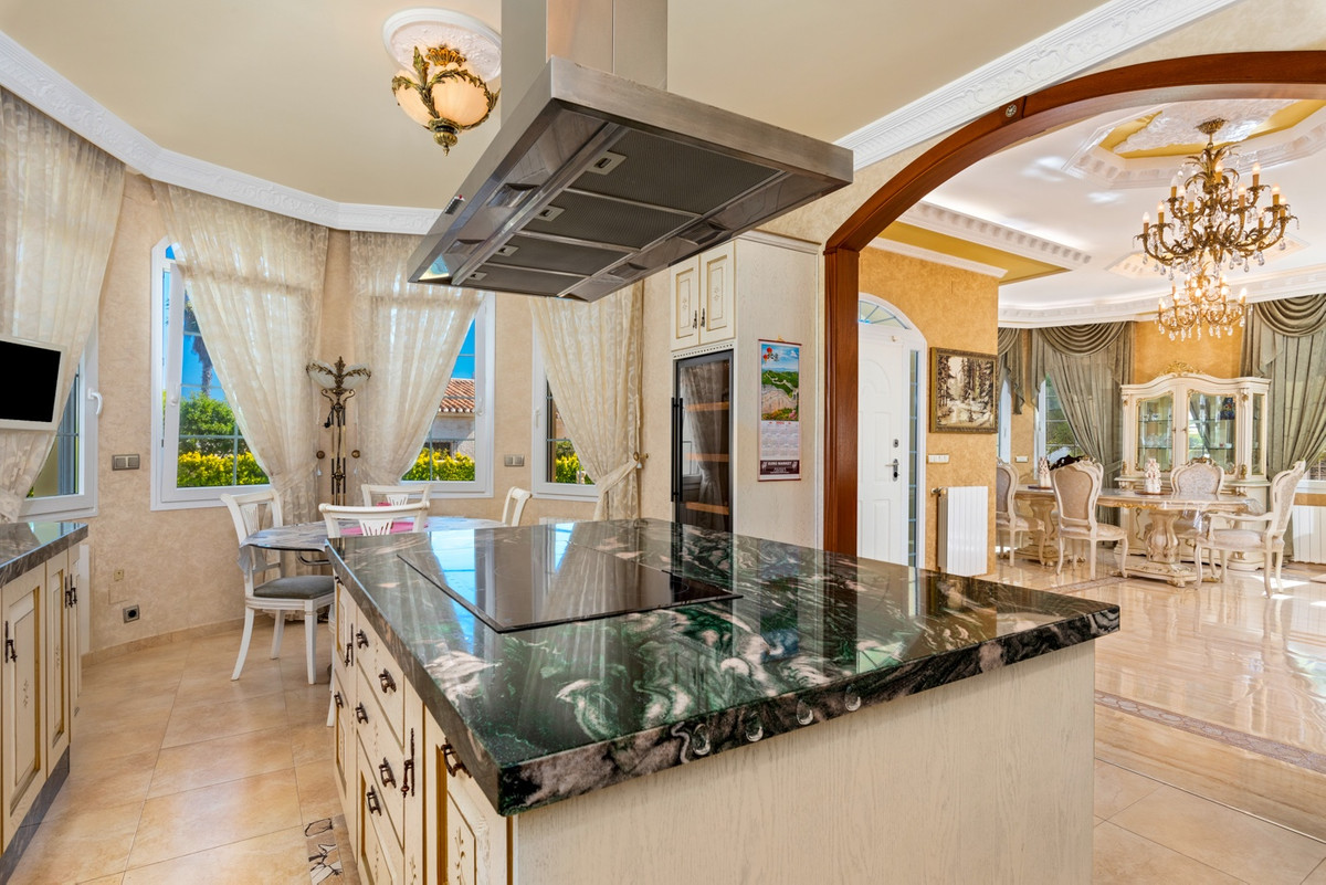 6 Bed Townhouse for sale in Playa Flamenca Costa Blanca, Alicante, Spain