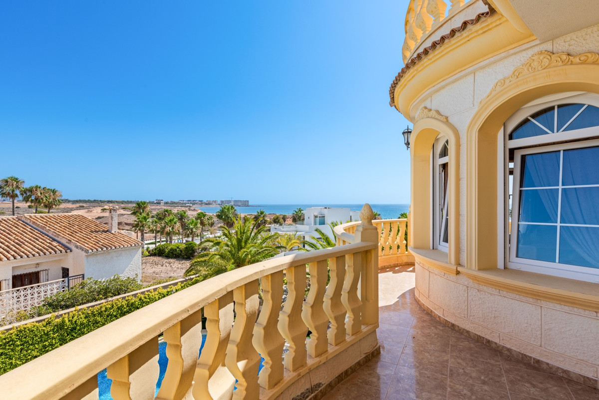 6 Bed Townhouse for sale in Playa Flamenca Costa Blanca, Alicante, Spain
