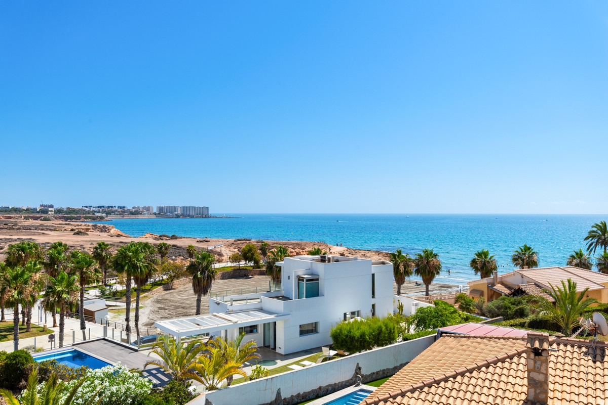 6 Bed Townhouse for sale in Playa Flamenca Costa Blanca, Alicante, Spain