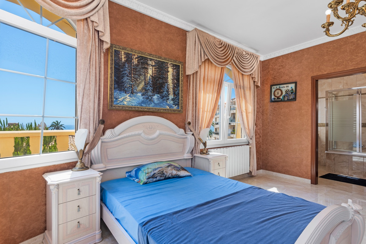 6 Bed Townhouse for sale in Playa Flamenca Costa Blanca, Alicante, Spain