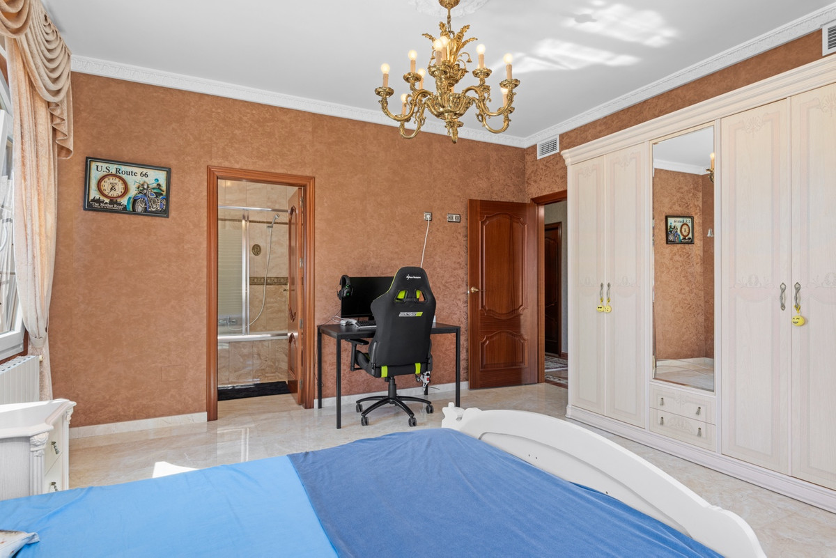 6 Bed Townhouse for sale in Playa Flamenca Costa Blanca, Alicante, Spain