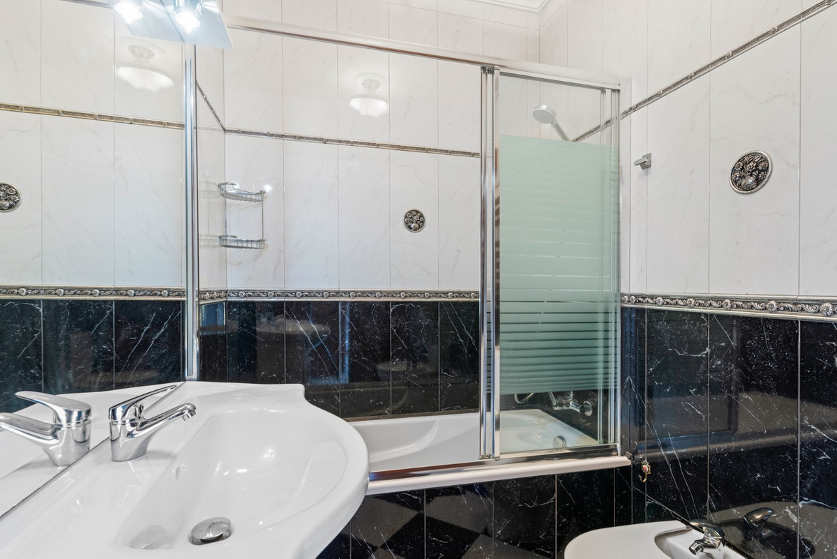 6 Bed Townhouse for sale in Playa Flamenca Costa Blanca, Alicante, Spain