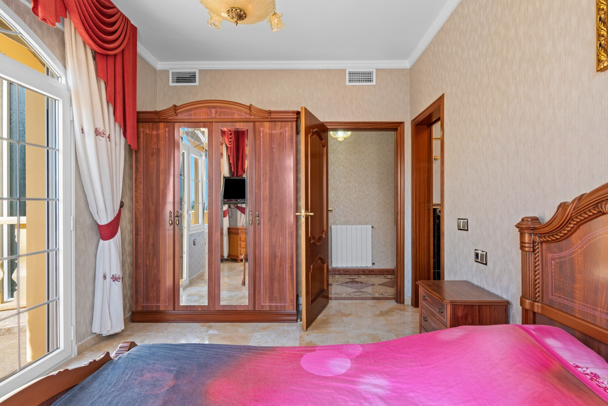 6 Bed Townhouse for sale in Playa Flamenca Costa Blanca, Alicante, Spain
