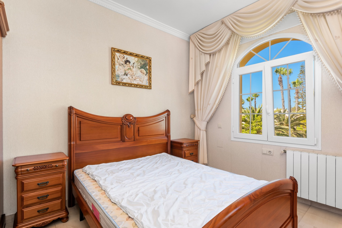 6 Bed Townhouse for sale in Playa Flamenca Costa Blanca, Alicante, Spain