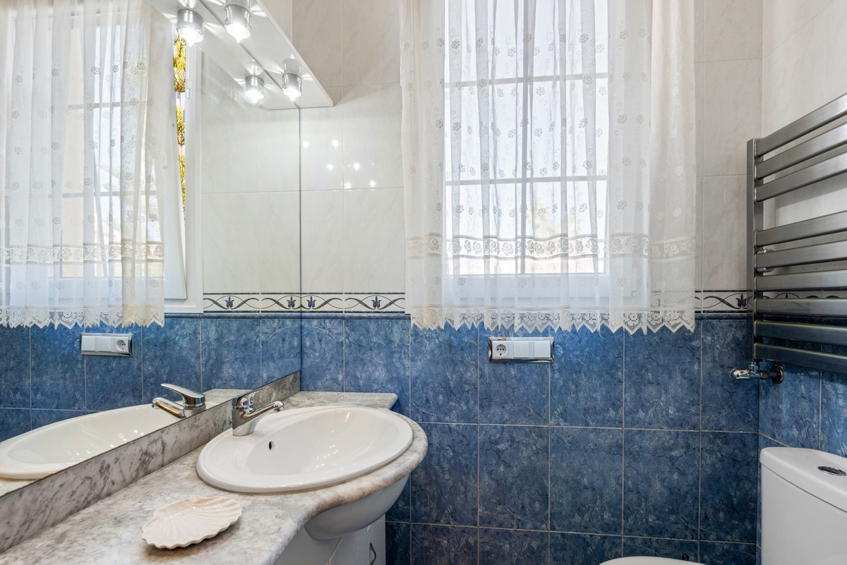 6 Bed Townhouse for sale in Playa Flamenca Costa Blanca, Alicante, Spain