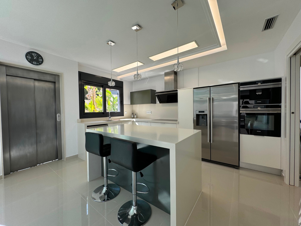 5 Bed Townhouse for sale in San Miguel De Salinas Costa Blanca, Alicante, Spain