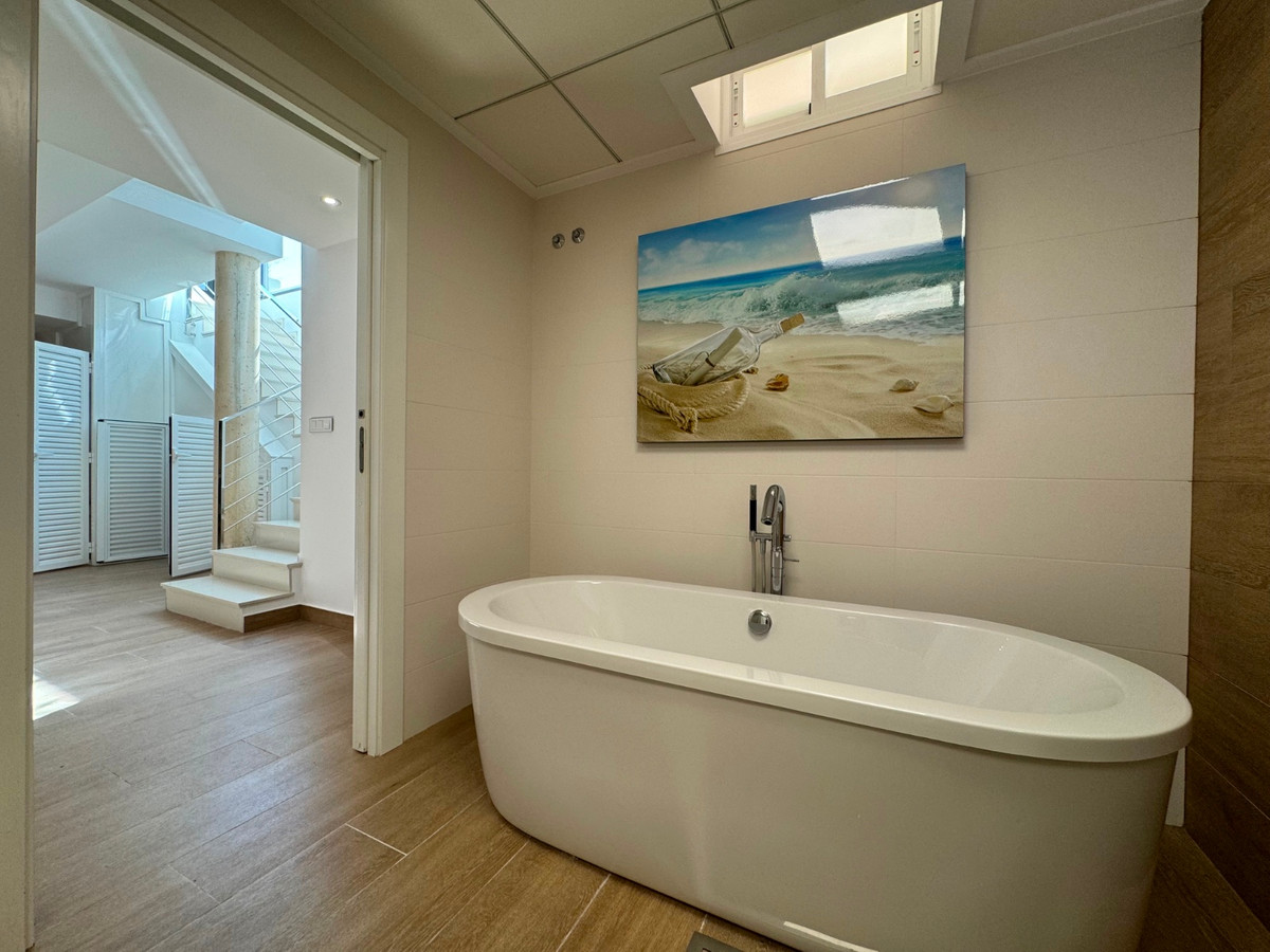 5 Bed Townhouse for sale in San Miguel De Salinas Costa Blanca, Alicante, Spain