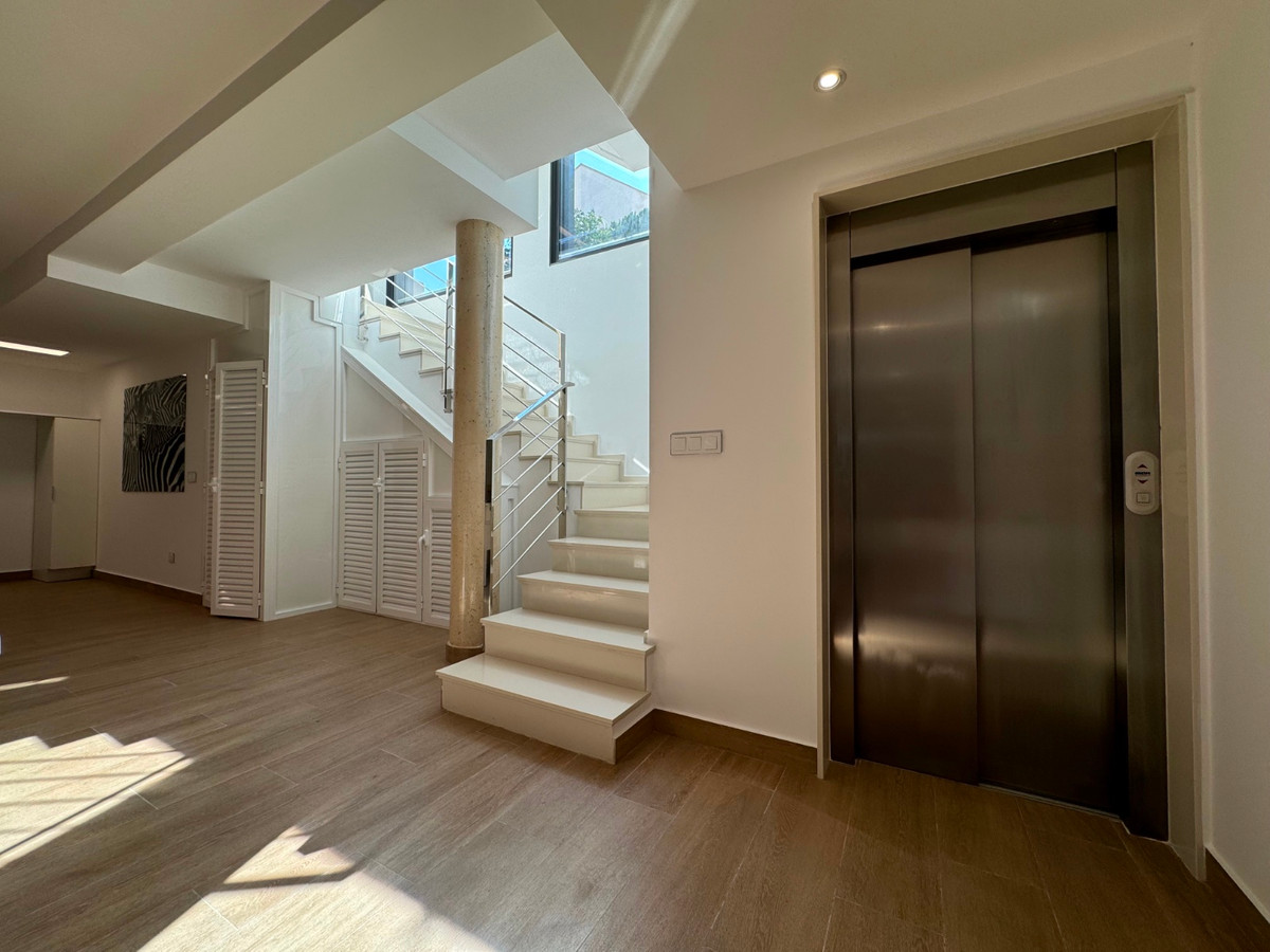 5 Bed Townhouse for sale in San Miguel De Salinas Costa Blanca, Alicante, Spain