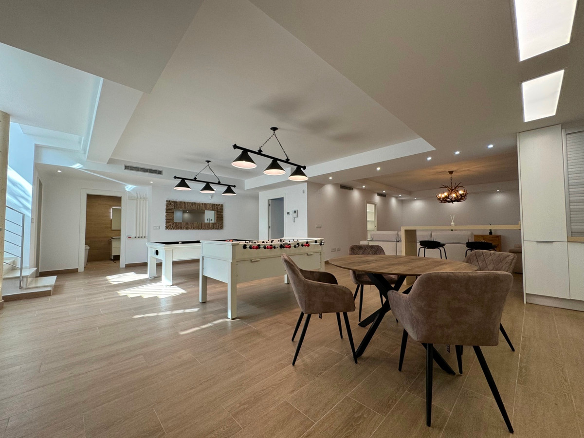 5 Bed Townhouse for sale in San Miguel De Salinas Costa Blanca, Alicante, Spain