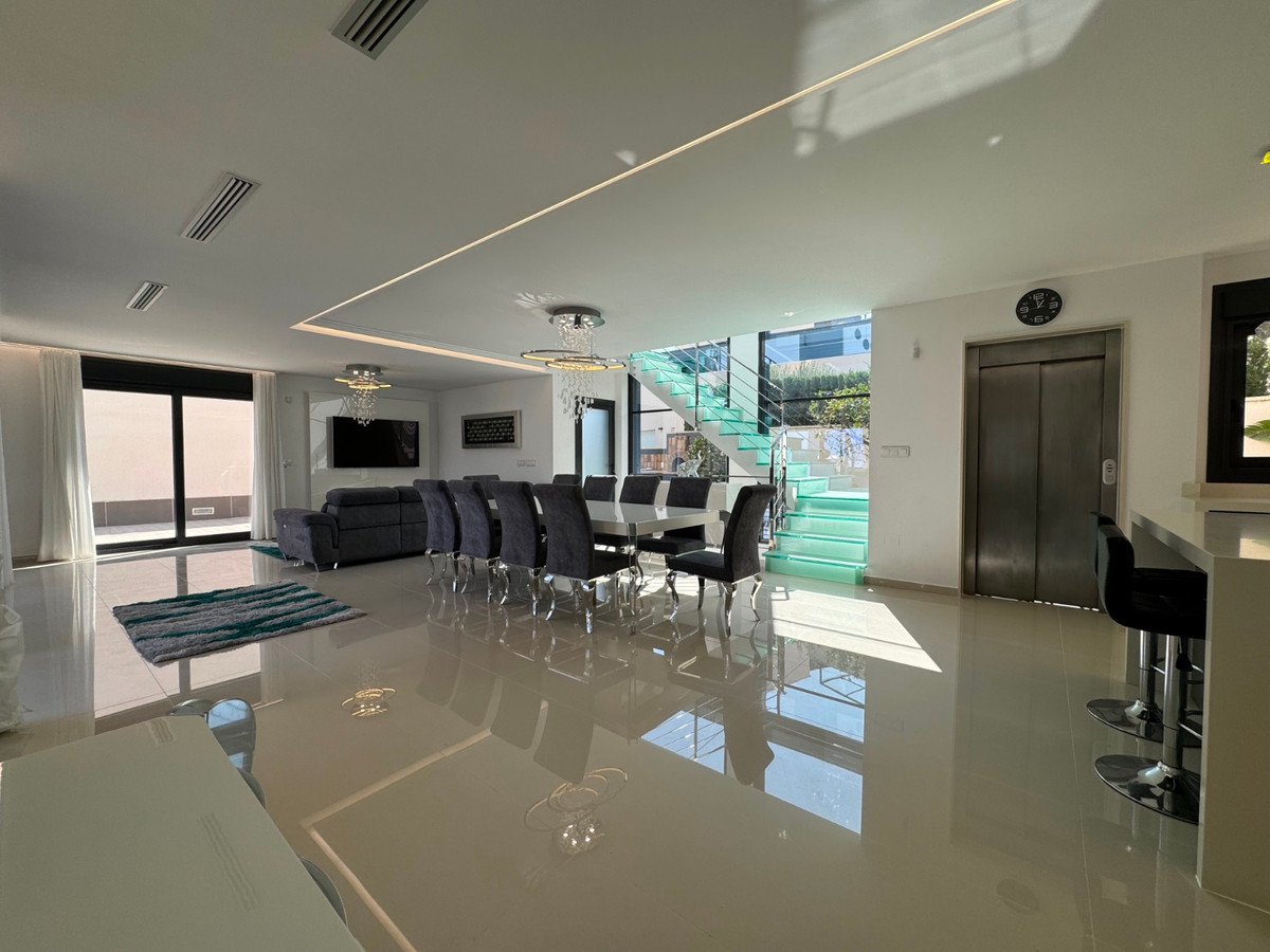 5 Bed Townhouse for sale in San Miguel De Salinas Costa Blanca, Alicante, Spain