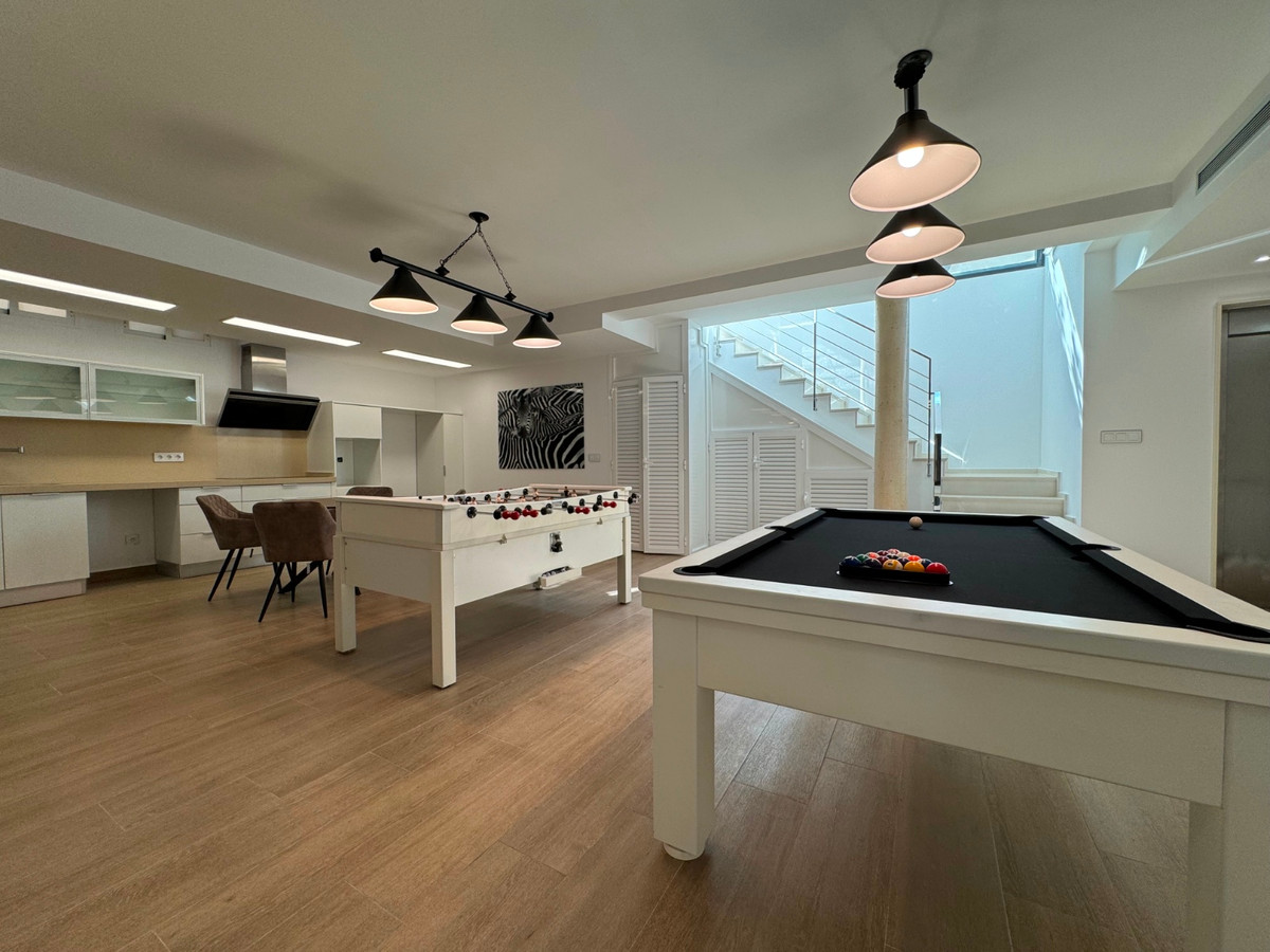 5 Bed Townhouse for sale in San Miguel De Salinas Costa Blanca, Alicante, Spain
