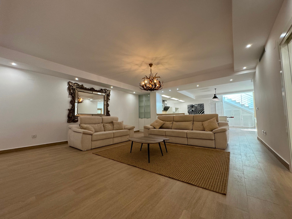 5 Bed Townhouse for sale in San Miguel De Salinas Costa Blanca, Alicante, Spain