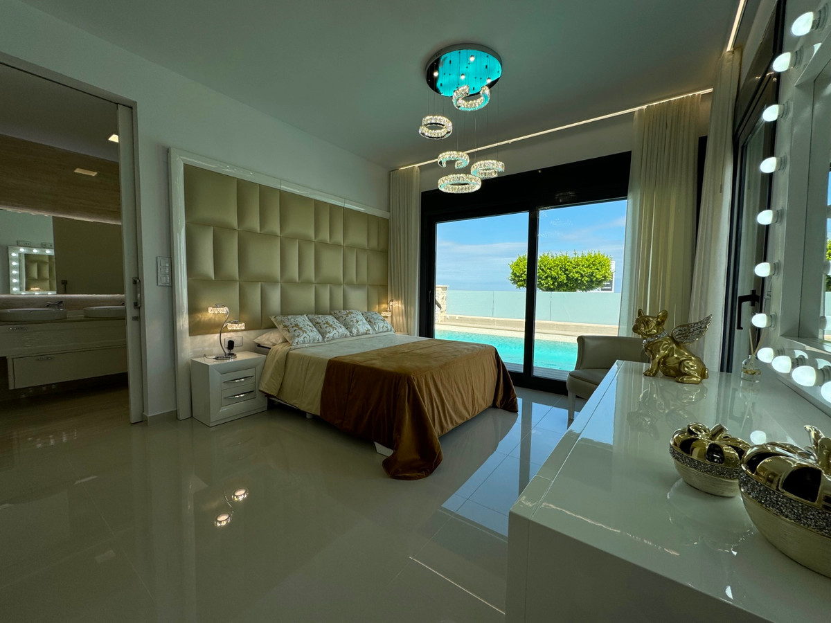 5 Bed Townhouse for sale in San Miguel De Salinas Costa Blanca, Alicante, Spain