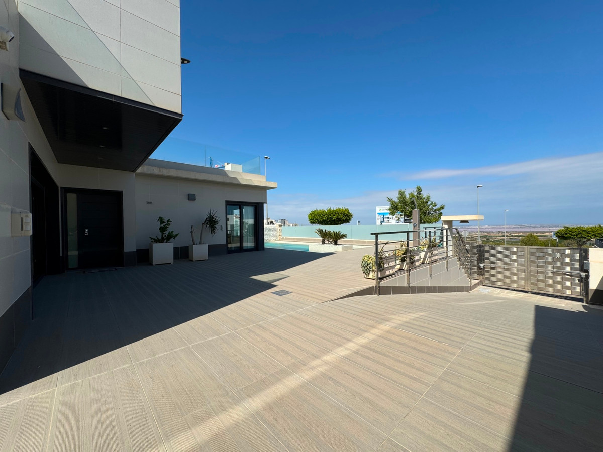 5 Bed Townhouse for sale in San Miguel De Salinas Costa Blanca, Alicante, Spain