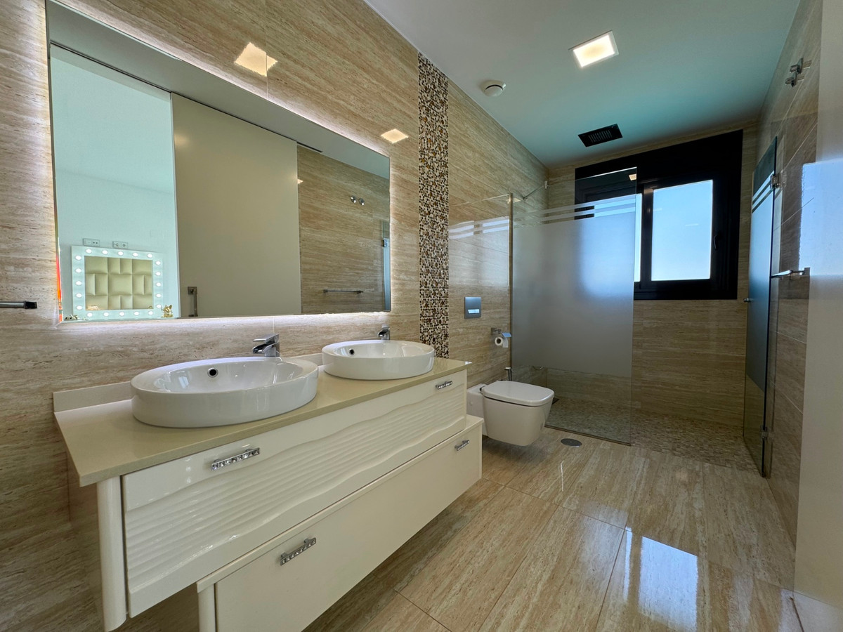 5 Bed Townhouse for sale in San Miguel De Salinas Costa Blanca, Alicante, Spain