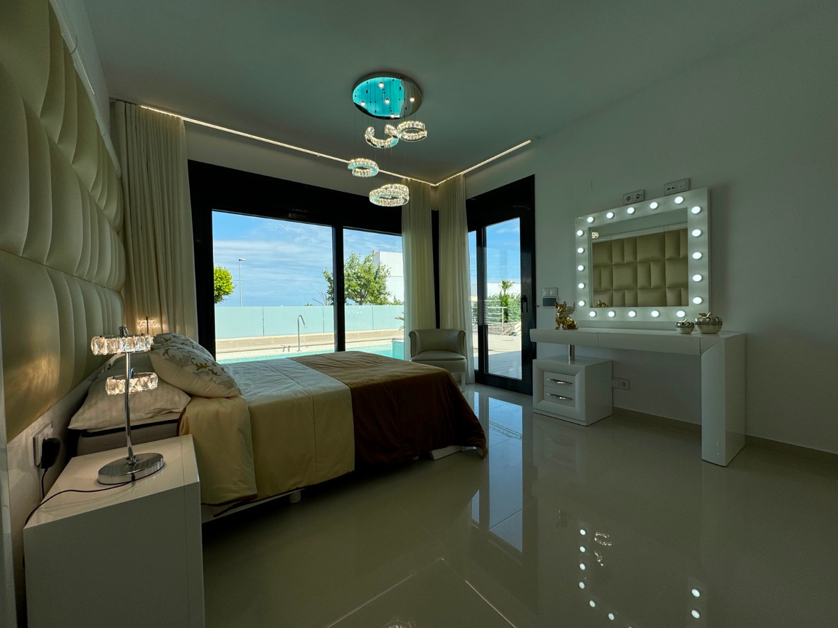5 Bed Townhouse for sale in San Miguel De Salinas Costa Blanca, Alicante, Spain