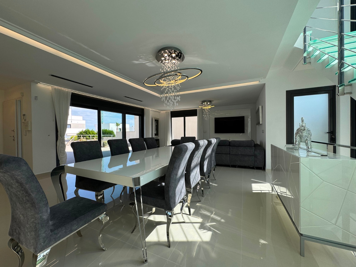 5 Bed Townhouse for sale in San Miguel De Salinas Costa Blanca, Alicante, Spain