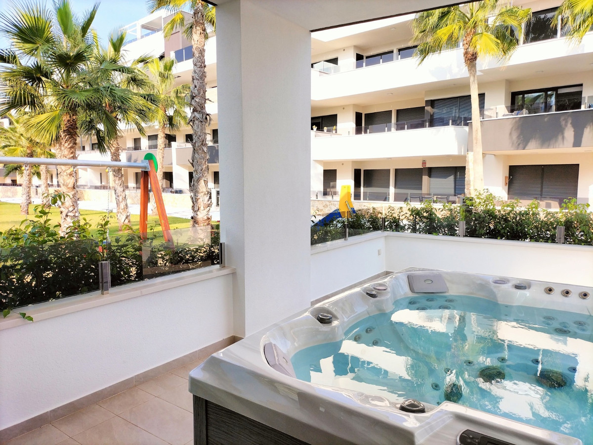 2 Bed Apartment for sale in Los Altos Costa Blanca, Alicante, Spain