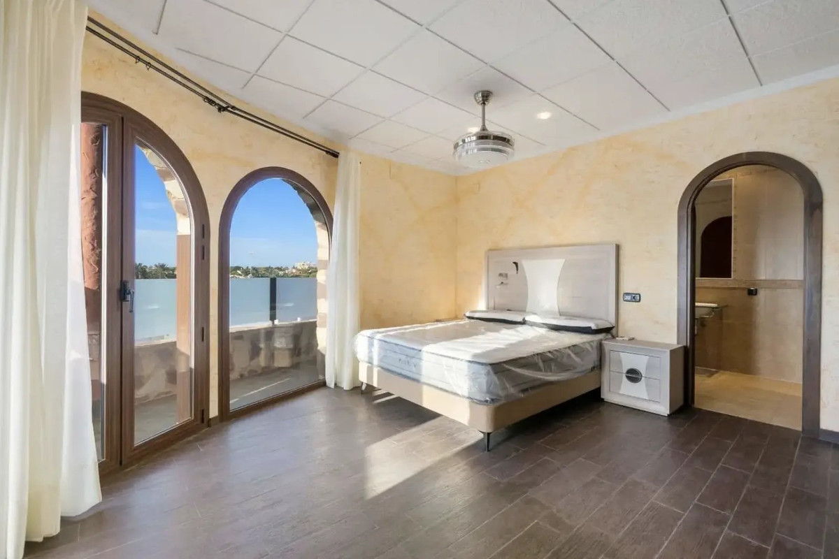 4 Bed Townhouse for sale in La Zenia Costa Blanca, Alicante, Spain