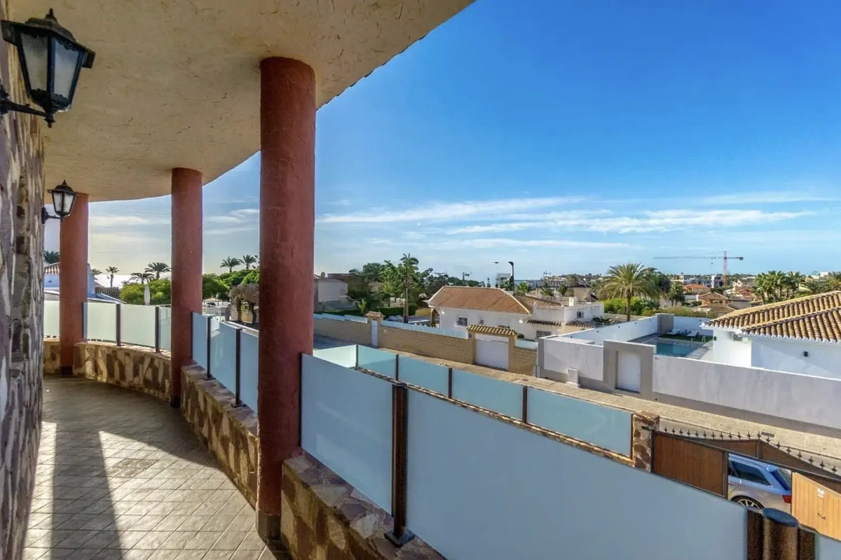 4 Bed Townhouse for sale in La Zenia Costa Blanca, Alicante, Spain