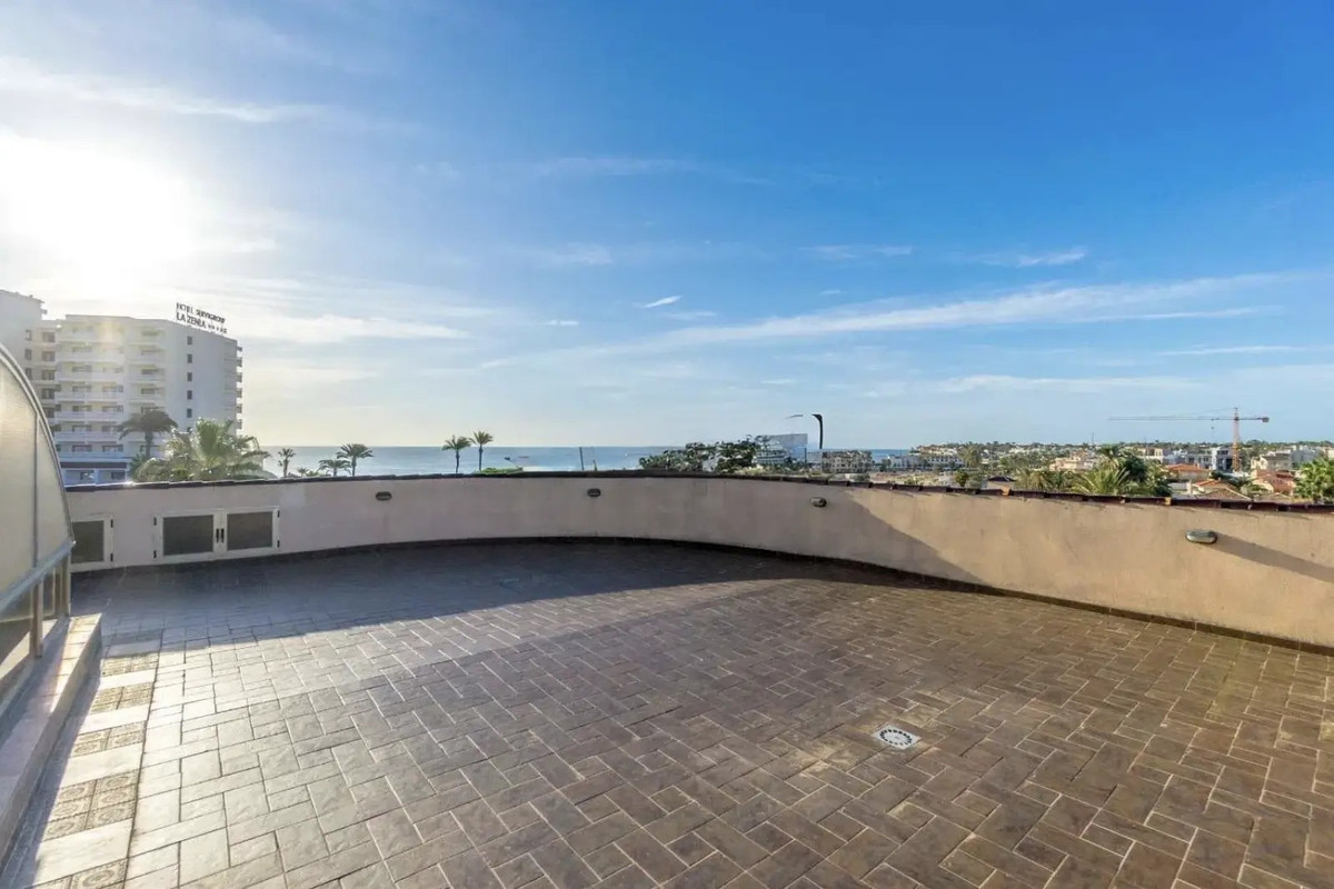 4 Bed Townhouse for sale in La Zenia Costa Blanca, Alicante, Spain