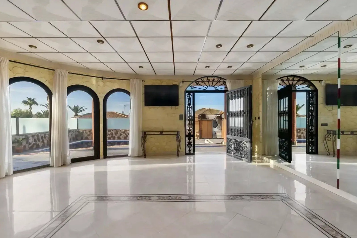 4 Bed Townhouse for sale in La Zenia Costa Blanca, Alicante, Spain