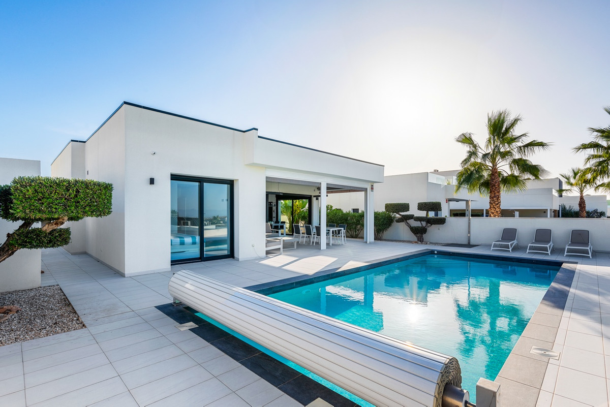 4 Bed Townhouse for sale in Benijofar Costa Blanca, Alicante, Spain