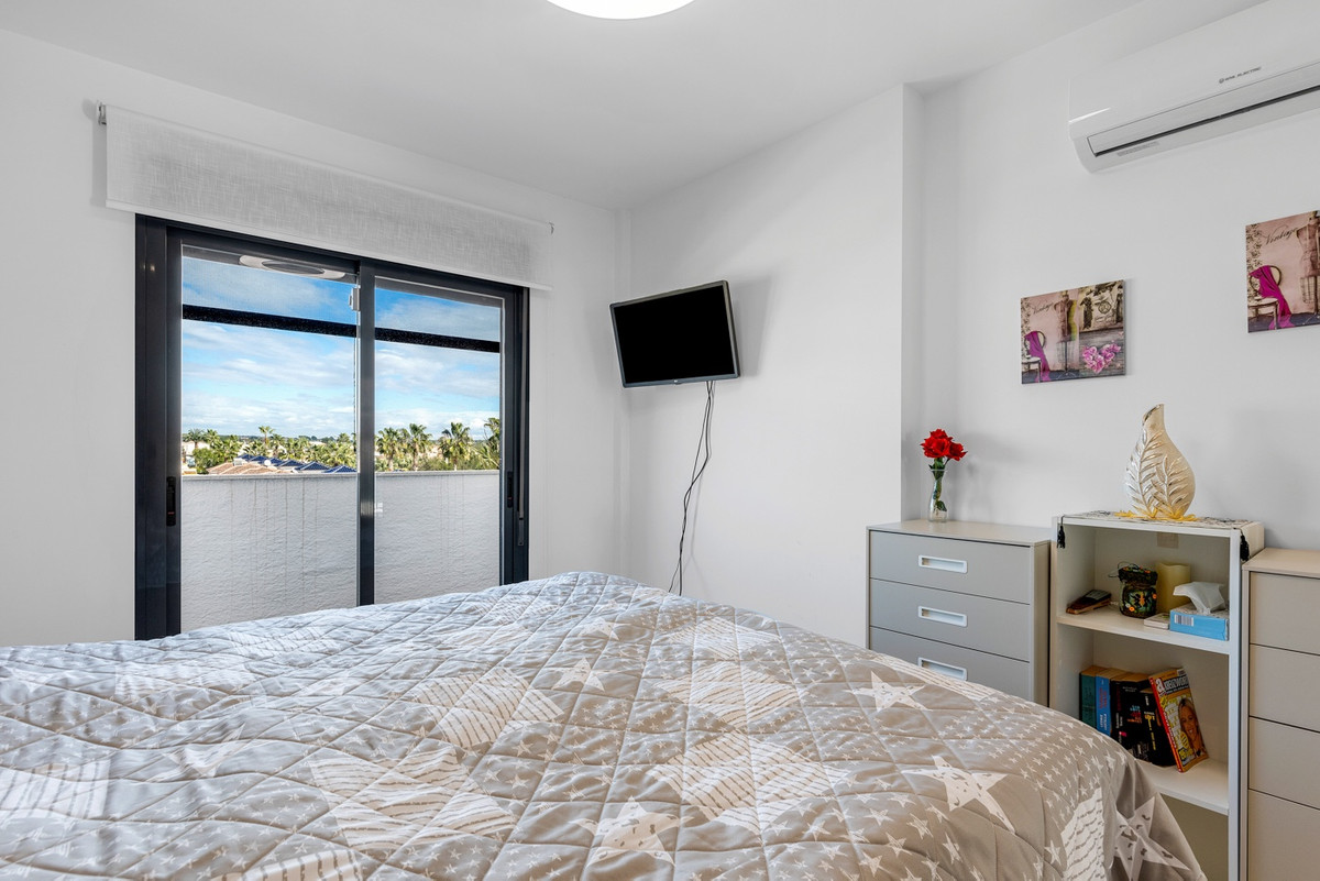 2 Bed Apartment for sale in Urbanización El Raso Costa Blanca, Alicante, Spain