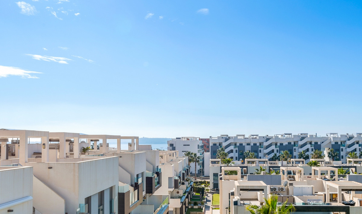 2 Bed Apartment for sale in Urbanización El Raso Costa Blanca, Alicante, Spain