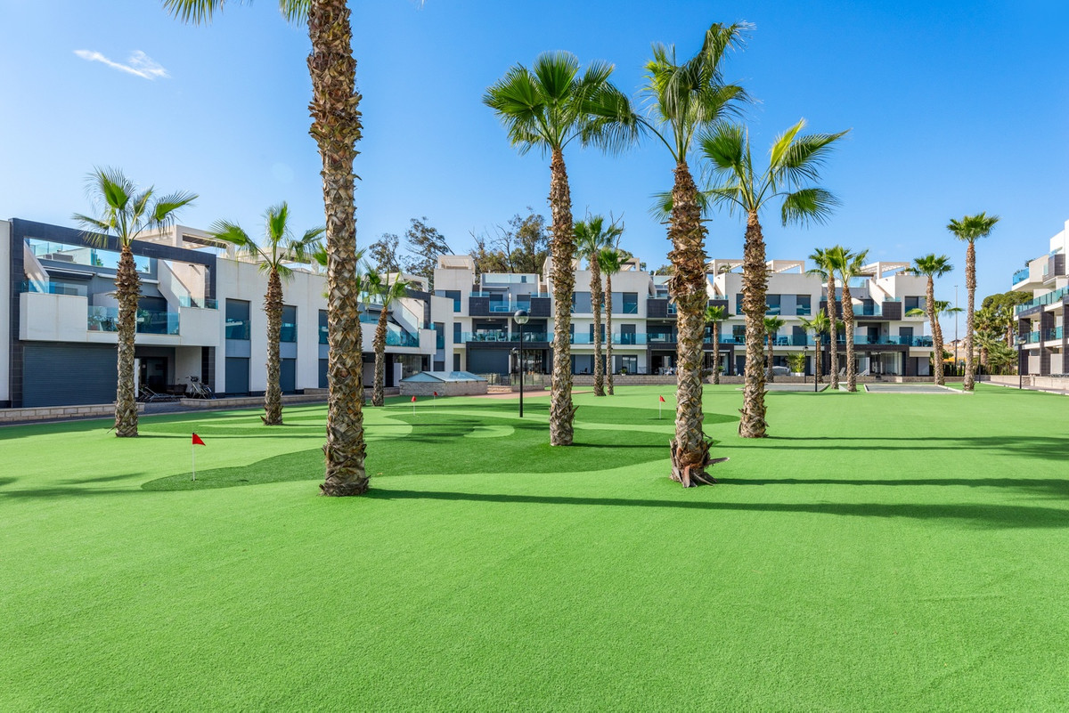 2 Bed Apartment for sale in Urbanización El Raso Costa Blanca, Alicante, Spain