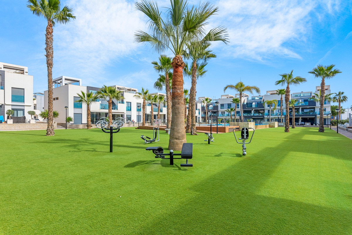 2 Bed Apartment for sale in Urbanización El Raso Costa Blanca, Alicante, Spain