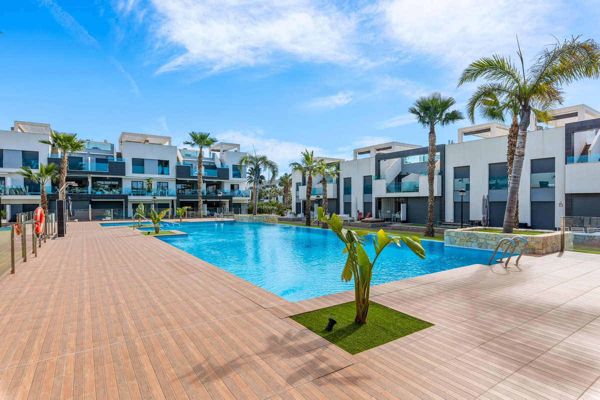 2 Bed Apartment for sale in Urbanización El Raso Costa Blanca, Alicante, Spain