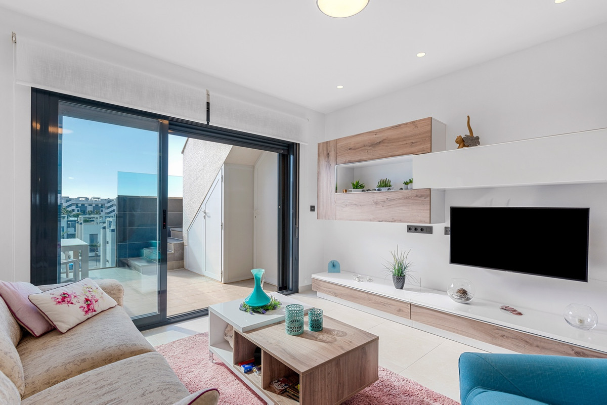 2 Bed Apartment for sale in Urbanización El Raso Costa Blanca, Alicante, Spain