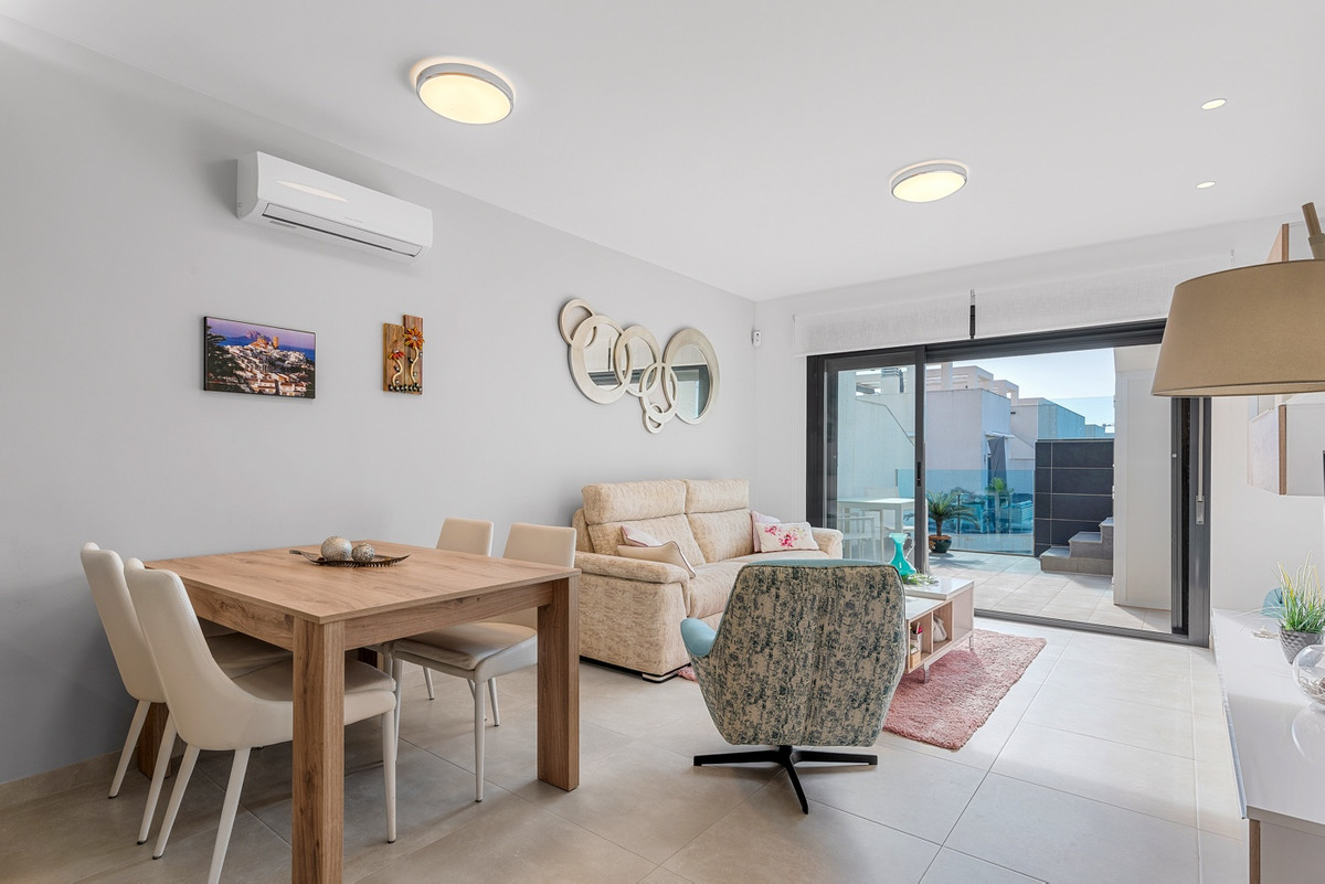 2 Bed Apartment for sale in Urbanización El Raso Costa Blanca, Alicante, Spain