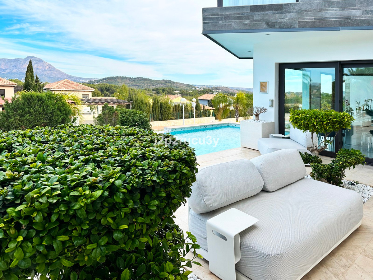 5 Bed Townhouse for sale in Javea Costa Blanca, Alicante, Spain