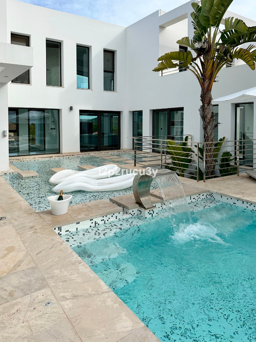 5 Bed Townhouse for sale in Javea Costa Blanca, Alicante, Spain