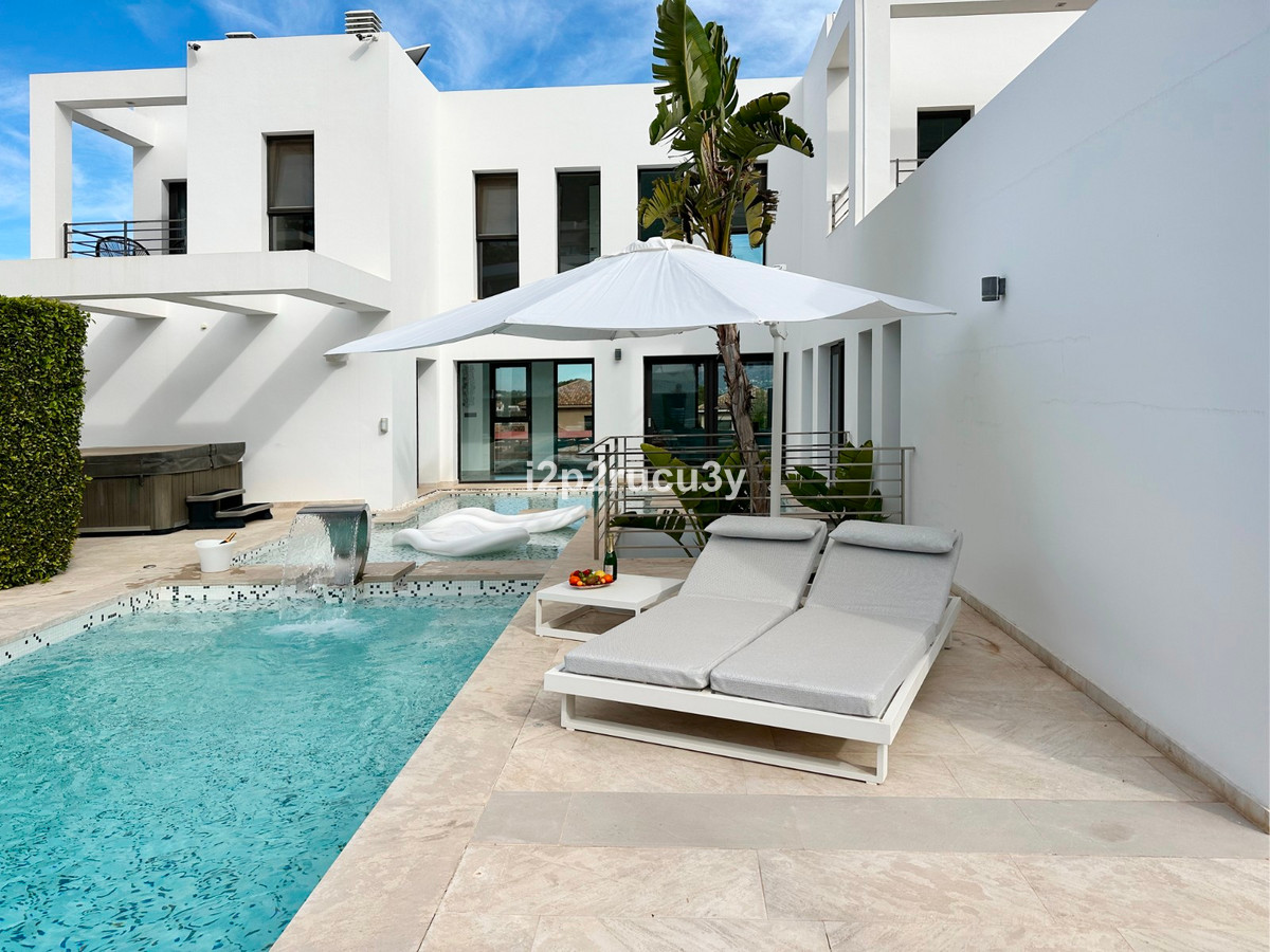 5 Bed Townhouse for sale in Javea Costa Blanca, Alicante, Spain