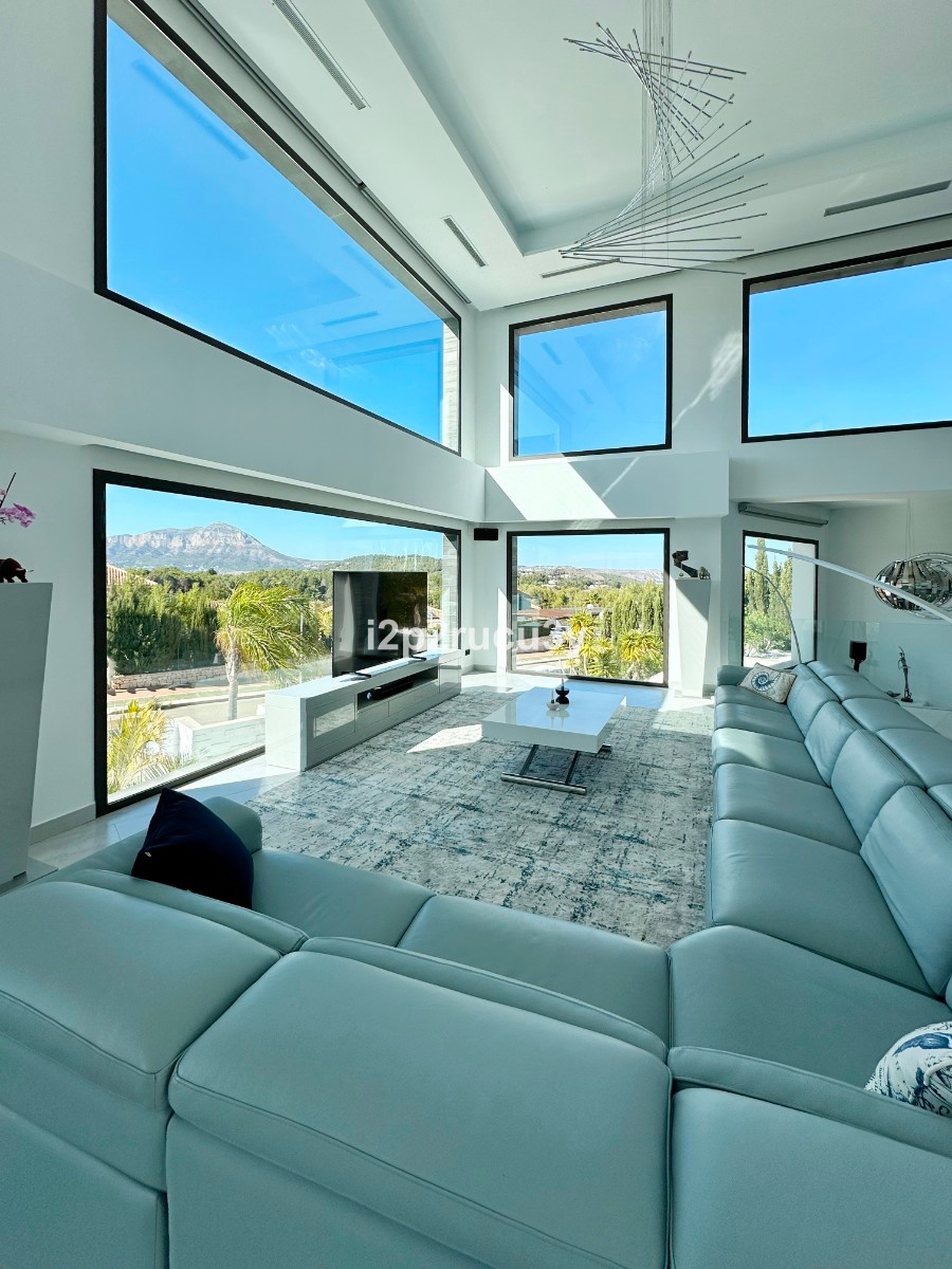 5 Bed Townhouse for sale in Javea Costa Blanca, Alicante, Spain