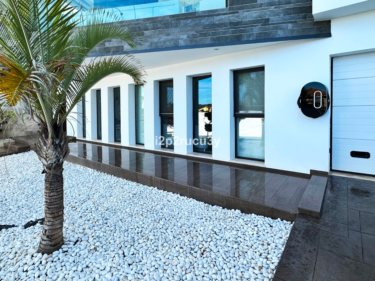 5 Bed Townhouse for sale in Javea Costa Blanca, Alicante, Spain