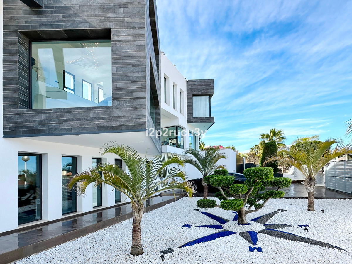 5 Bed Townhouse for sale in Javea Costa Blanca, Alicante, Spain