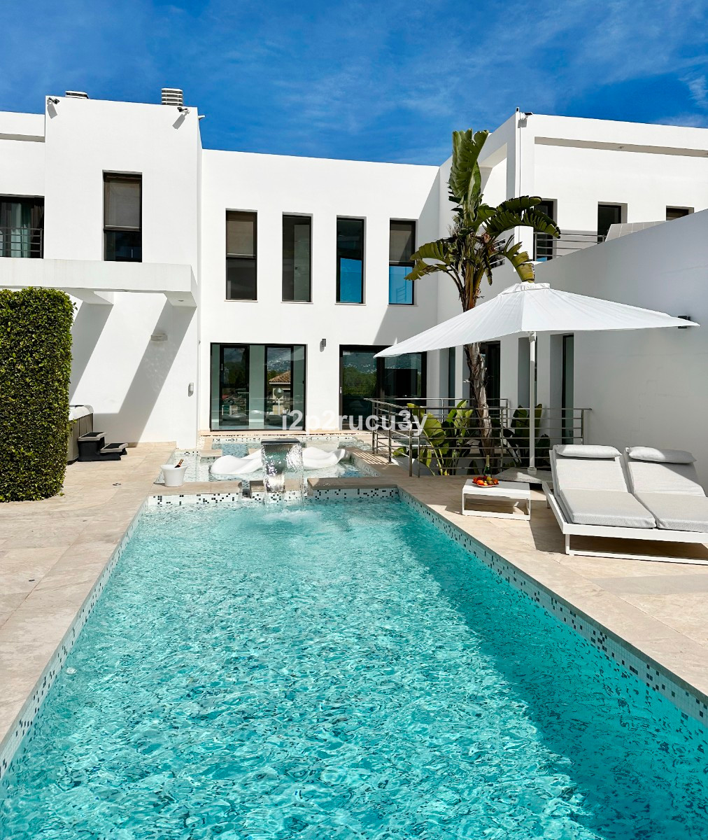 5 Bed Townhouse for sale in Javea Costa Blanca, Alicante, Spain