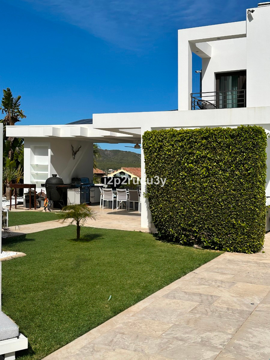 5 Bed Townhouse for sale in Javea Costa Blanca, Alicante, Spain
