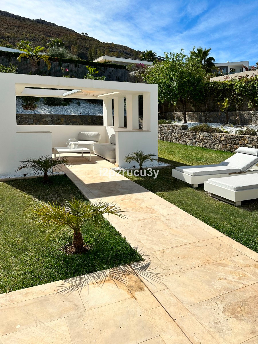 5 Bed Townhouse for sale in Javea Costa Blanca, Alicante, Spain