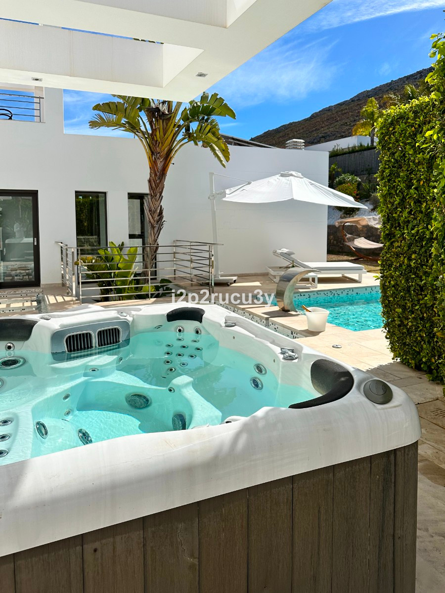 5 Bed Townhouse for sale in Javea Costa Blanca, Alicante, Spain