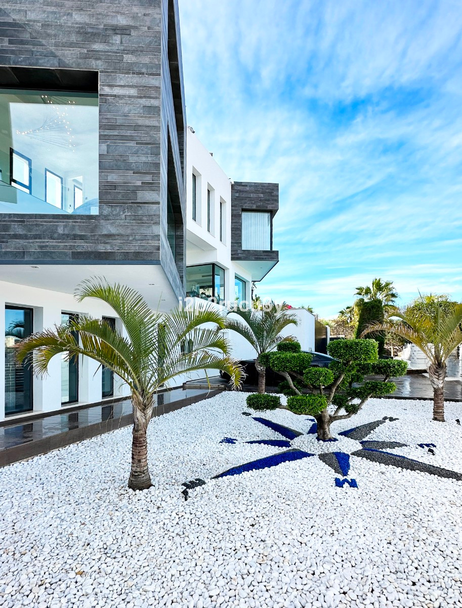 5 Bed Townhouse for sale in Javea Costa Blanca, Alicante, Spain