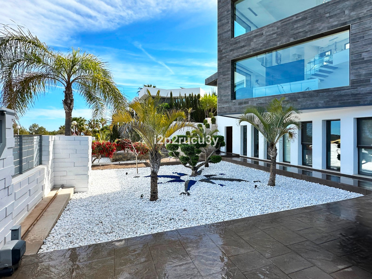 5 Bed Townhouse for sale in Javea Costa Blanca, Alicante, Spain
