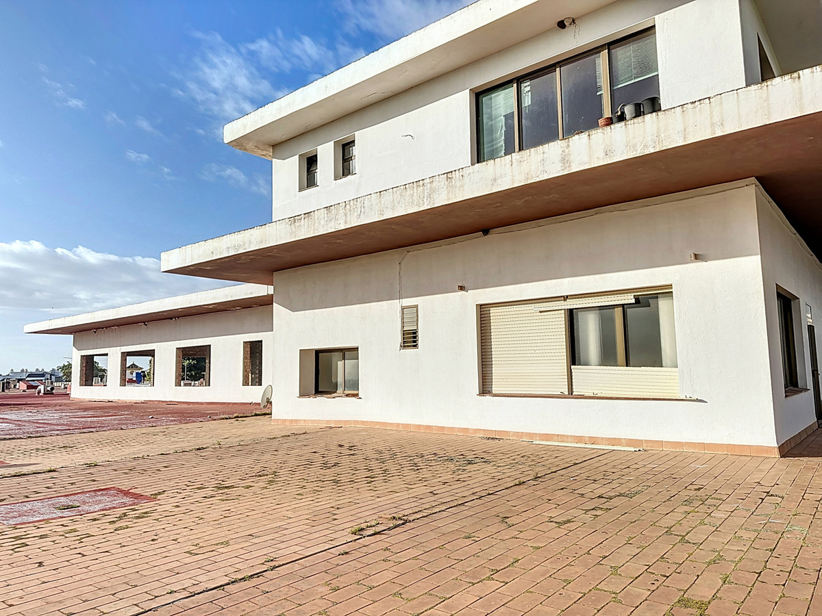 Commercial unit for sale in Cancelada Costa Del Sol, Málaga, Spain